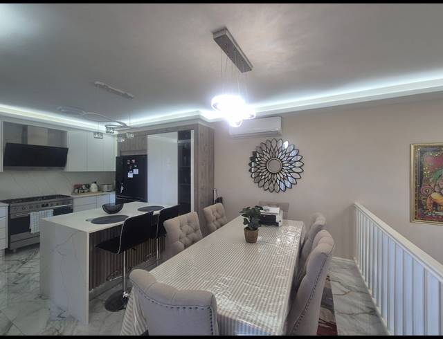 3 BEDROOM TOWNHOUSE FOR SALE IN SUNNINGDALE